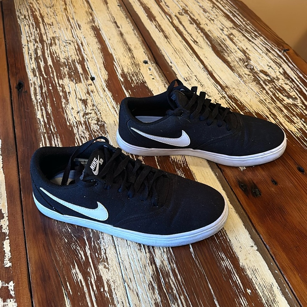 Nike good condition canvas shoes
